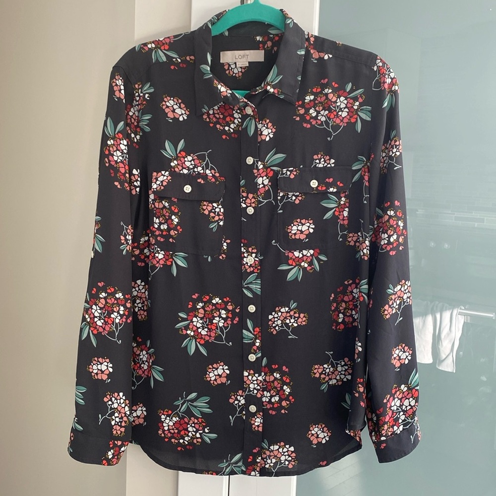 2/$20! Loft shirt -M